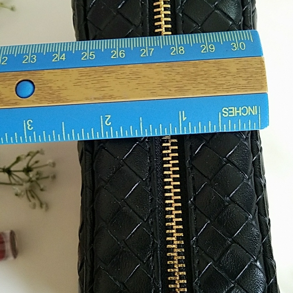 š„SEE NEW LISTINGš„ Cosmetic Case w/ Free Gloss - Picture 6 of 9
